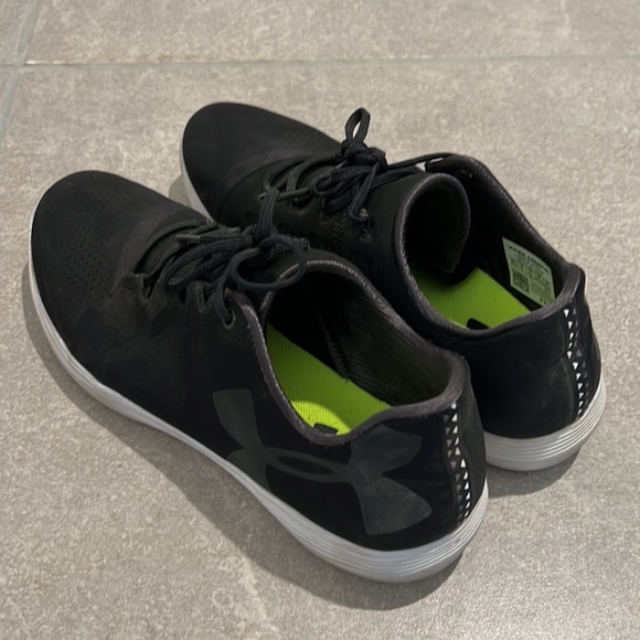 SALE ✂️ UNDER ARMOUR | Running Shoes - Picture 2 of 4